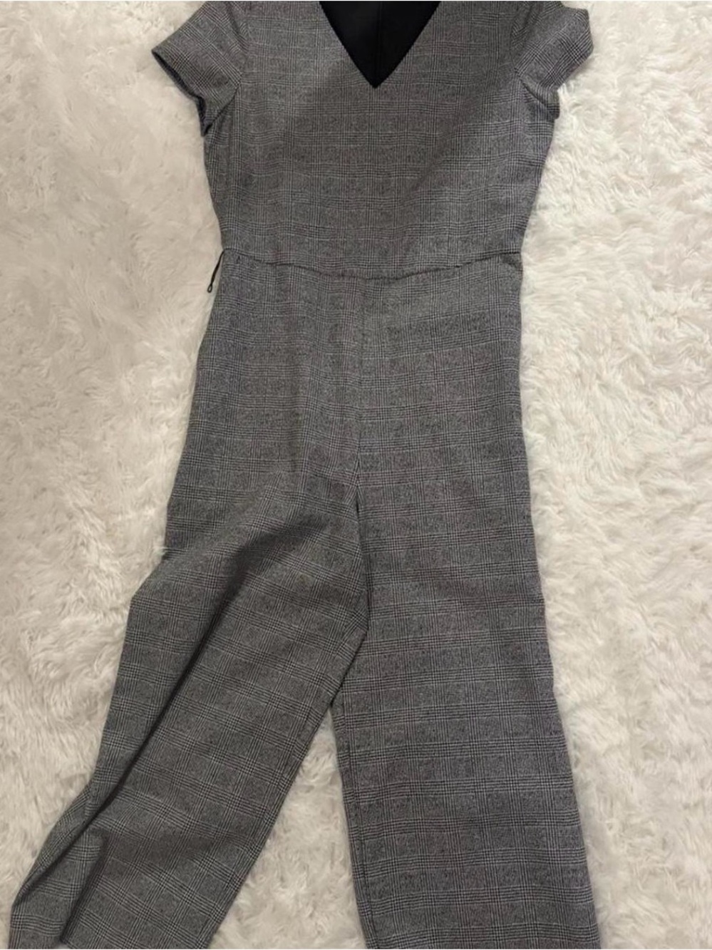 Ann Taylor Gray Plaid V-Neck Short Sleeve Jumpsuit